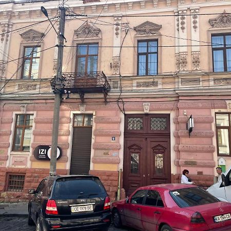Philharmonie Platz Apartments Cernăuți Exterior foto