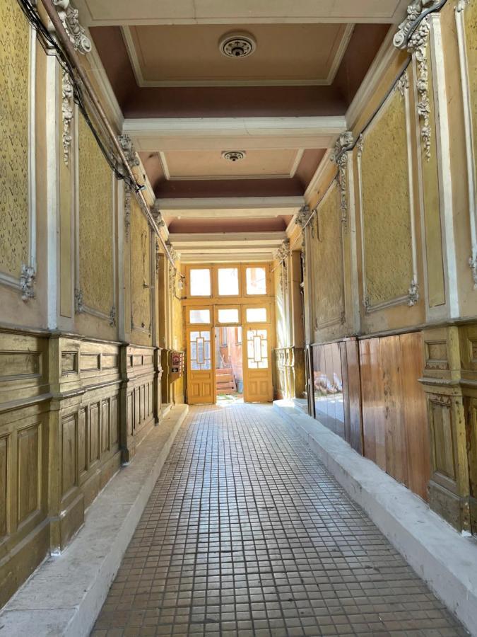 Philharmonie Platz Apartments Cernăuți Exterior foto
